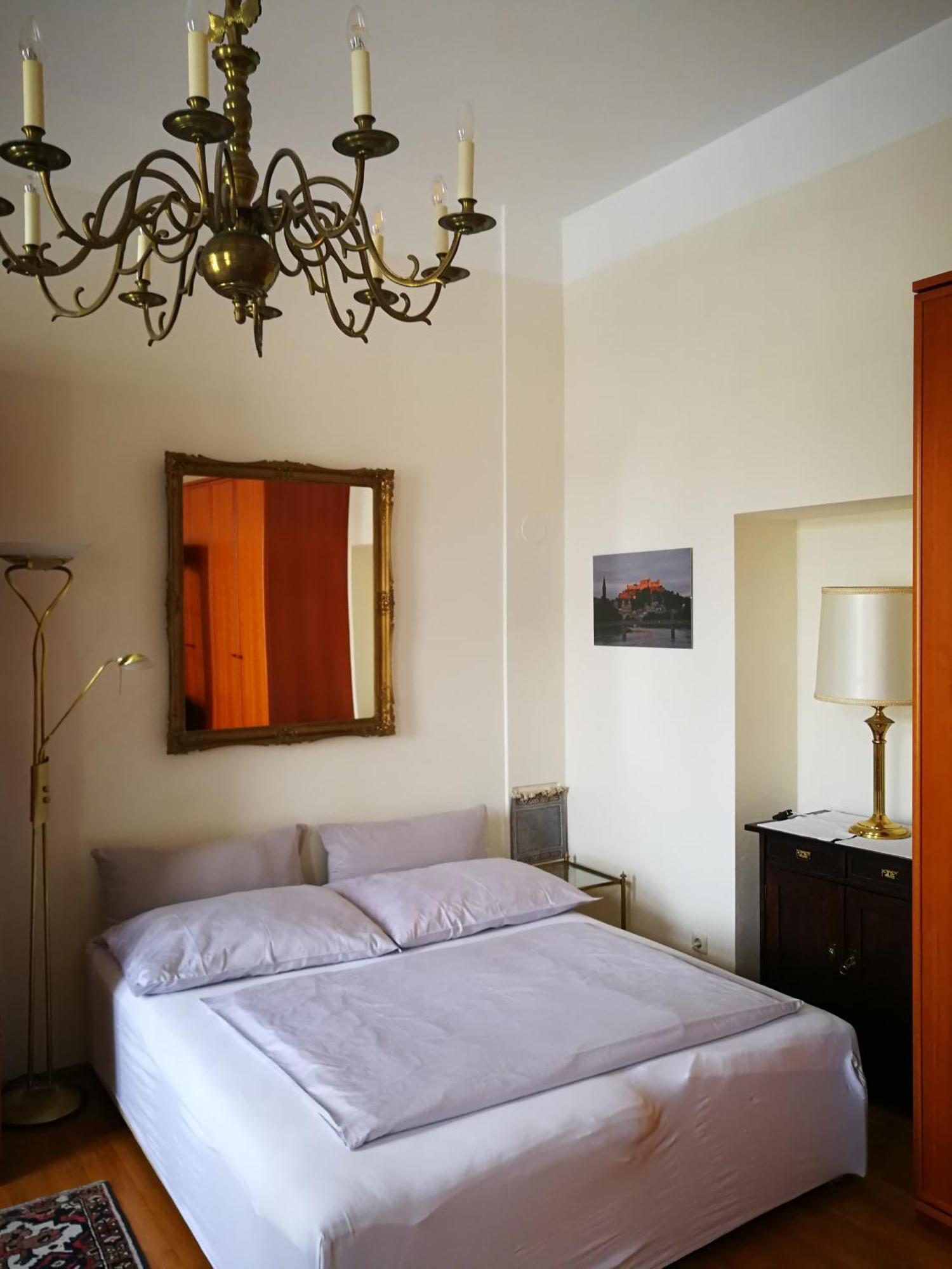 גמונדן Garconniere Im Ehemaligen Hotel Austria מראה חיצוני תמונה