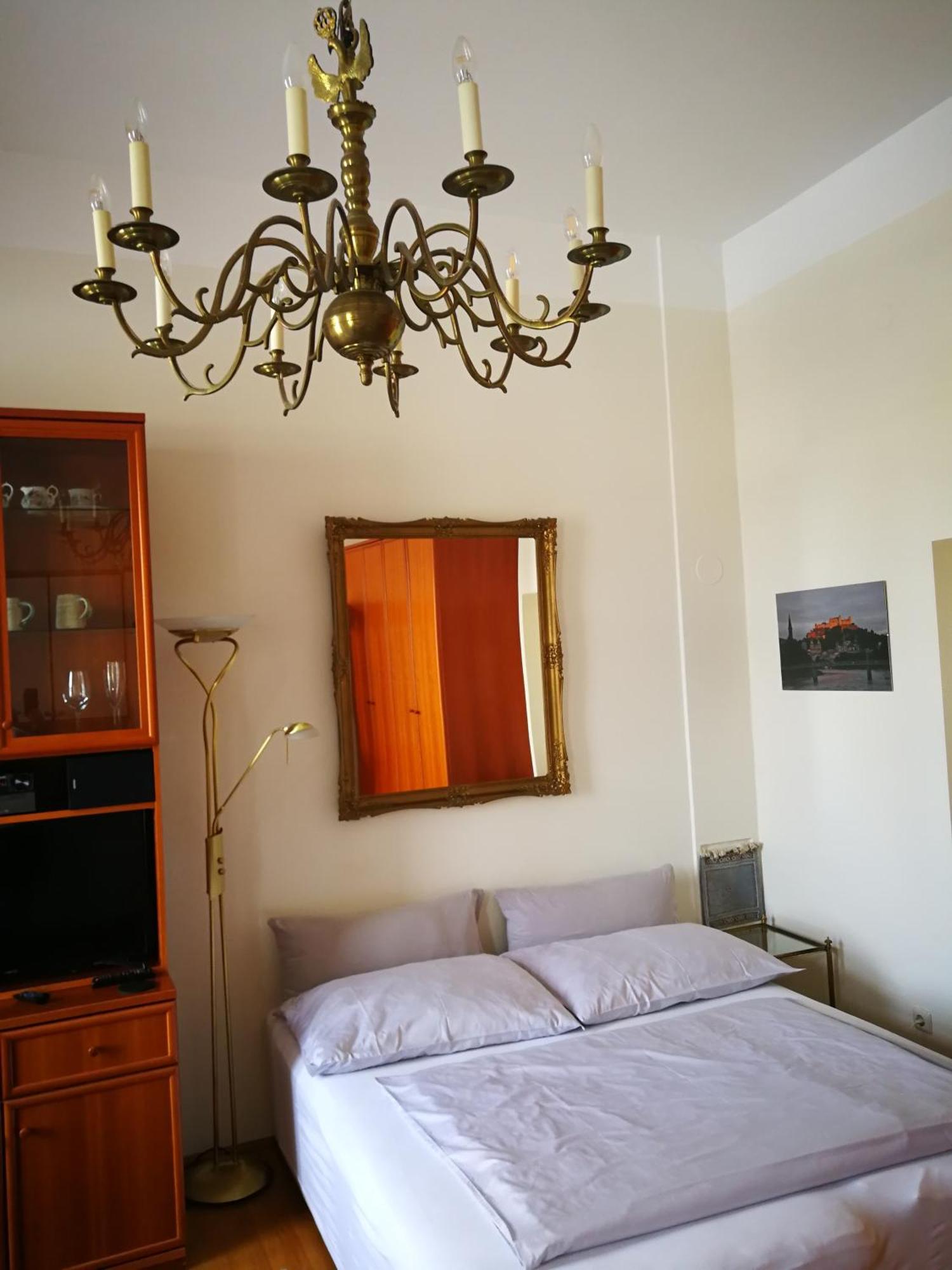 גמונדן Garconniere Im Ehemaligen Hotel Austria מראה חיצוני תמונה