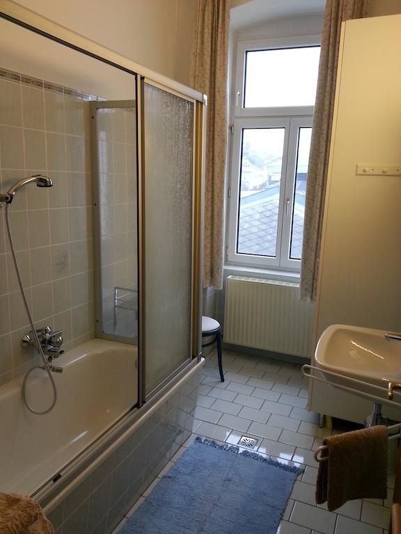 גמונדן Garconniere Im Ehemaligen Hotel Austria מראה חיצוני תמונה