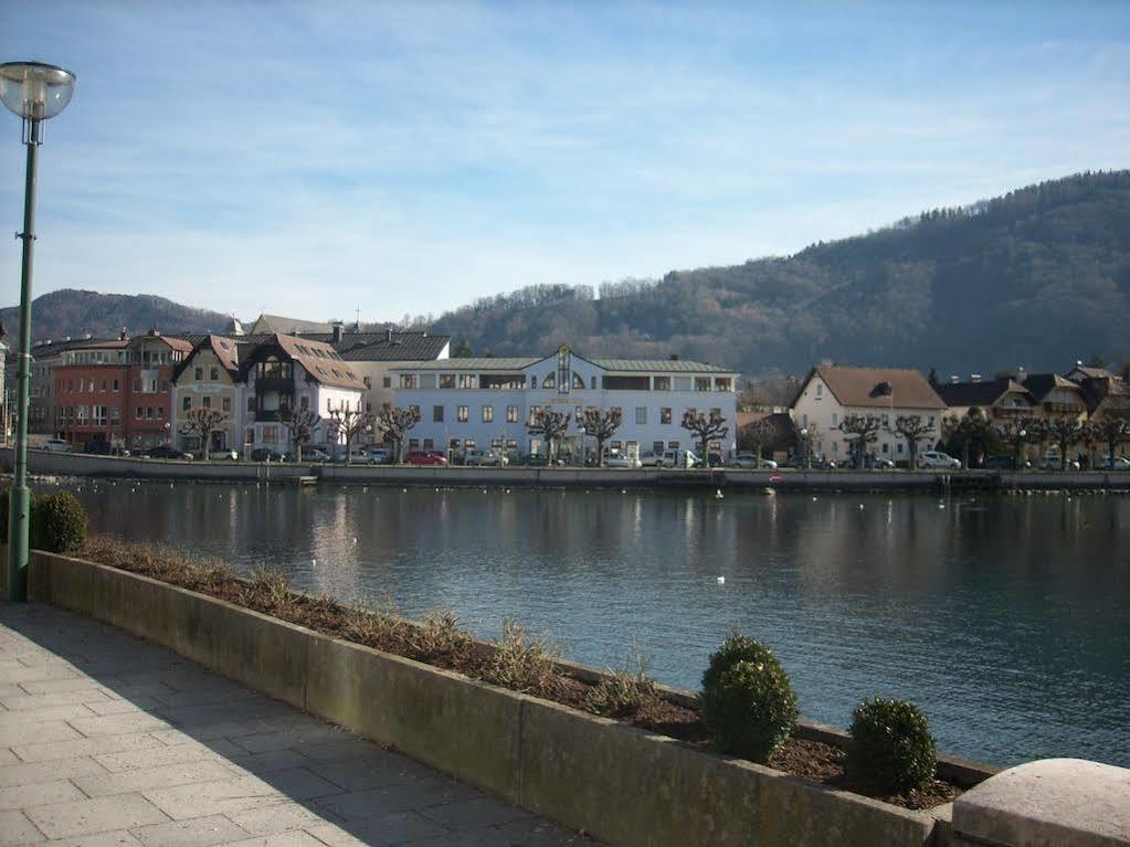 גמונדן Garconniere Im Ehemaligen Hotel Austria מראה חיצוני תמונה